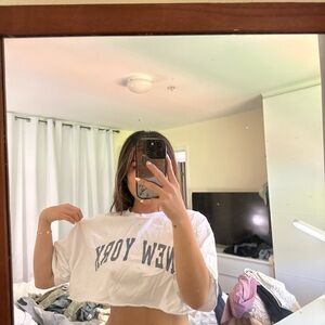 brandy melville - cropped new york shirt